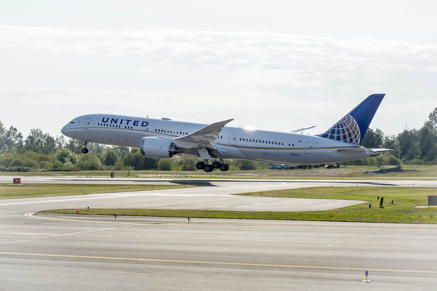 ユナイテッド航空B787-10を受領 全787シリーズを運航する最初の 