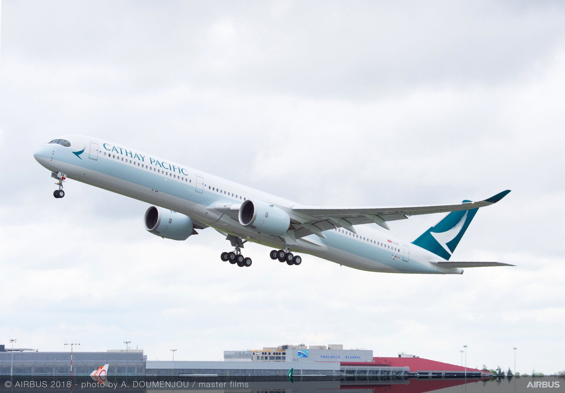 A350-1000-Cathay-Pacific-MSN118-take-off | sky-budget スカイバジェット